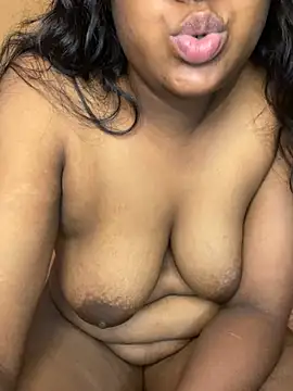Nethmi156 live cam on StripChat