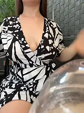crazytori (F young) - Take off bra in cafe LT🎁