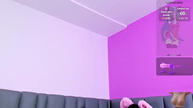 caroline_bigboobs1