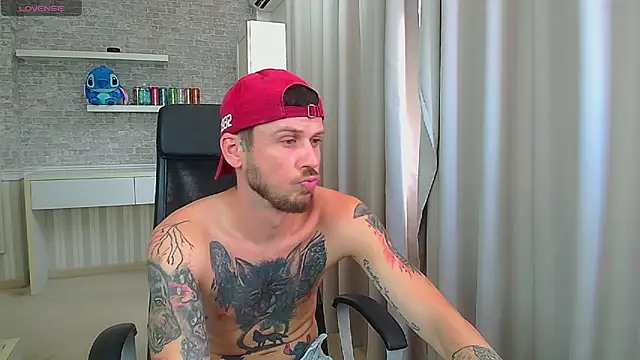 JonahShaw live cam on StripChat