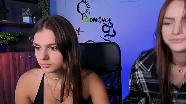 lisa_dark_ webcam
