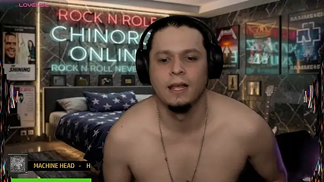 chino_roz live cam on StripChat