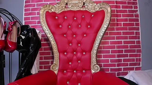LiliThara live cam on StripChat