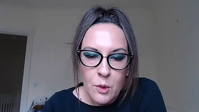 Humiliatrixxxx live cam on StripChat