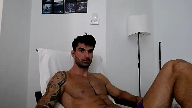 Verycutex live cam on StripChat