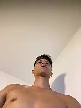 Twinkcock22 live sex cam