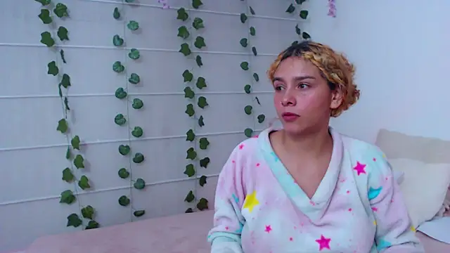 sarabubbie (Ask my age) - Get naked