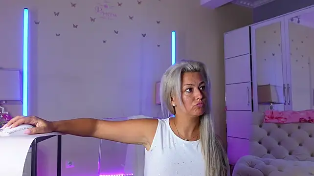 Alicia007