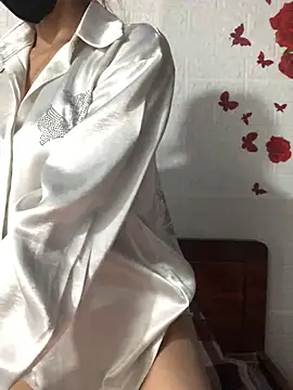 Writhing_First live cam on StripChat