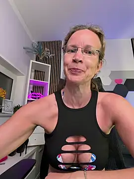 AnnikaRose live sex cam