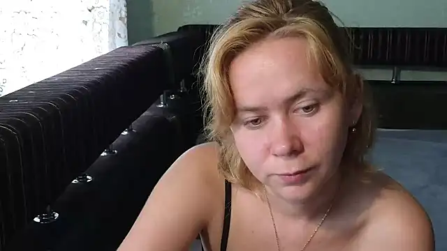 Riley_Roo live cam on StripChat