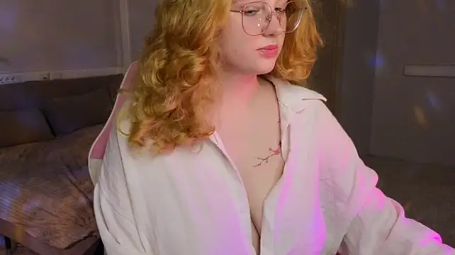SweetieAnny live cam on StripChat