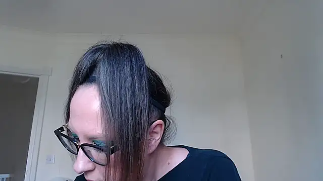 Humiliatrixxxx live cam on StripChat