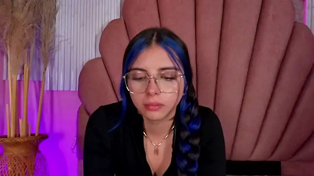 Kyomi_Hunt live cam on StripChat