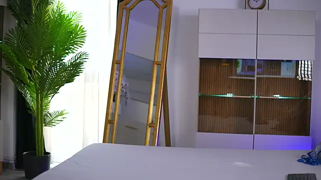 AlyonaKatya live cam on StripChat