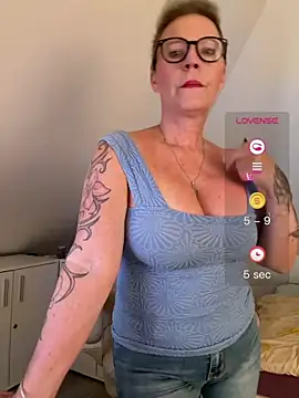 German_Milf live cam on StripChat