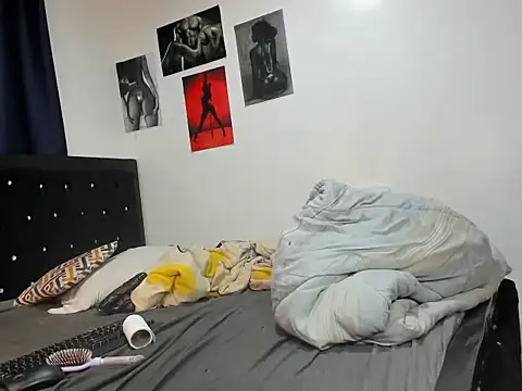 kinkykikie live cam on StripChat