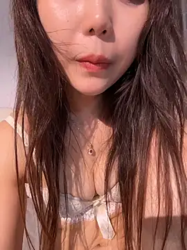 Webcam Model(xiaoyizi20261) is live