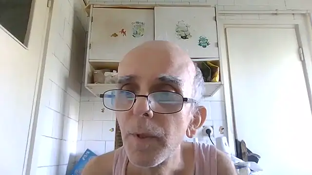 mariusica1@xh live cam on StripChat