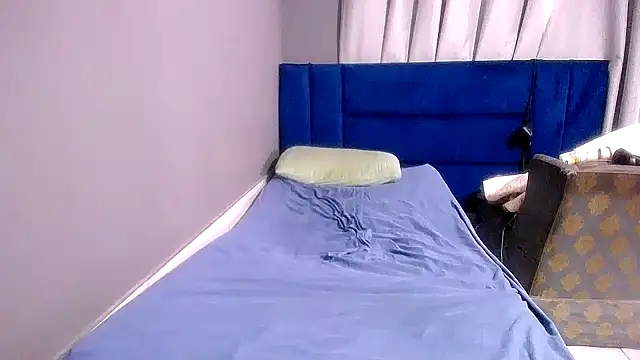 Lelety79 live cam on StripChat
