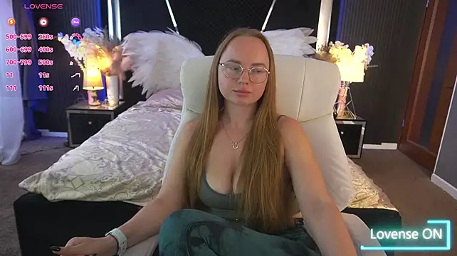 MiaRedFox live sex cam