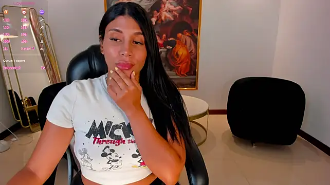 CharlotteCox_ live cam on StripChat