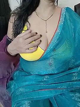 _in_v_a_n_i_ll_a live cam on StripChat