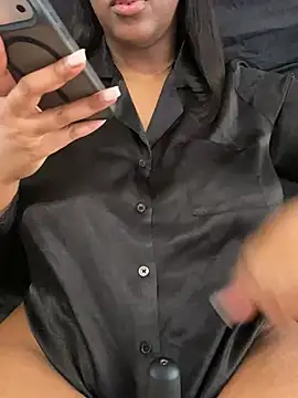 CaramelGoddess1 live cam on StripChat