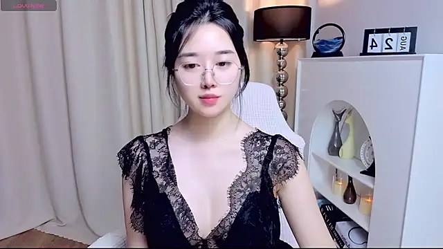 miuu6868 live cam on StripChat