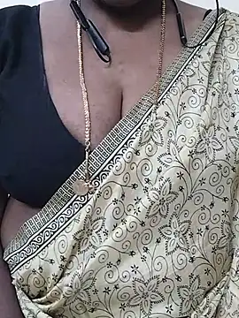 niki076_tamil live cam on StripChat