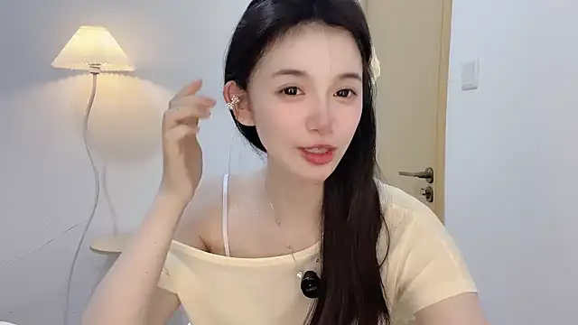 Annie-3 live cam on StripChat