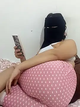 Mowl3a_ktir live cam on StripChat