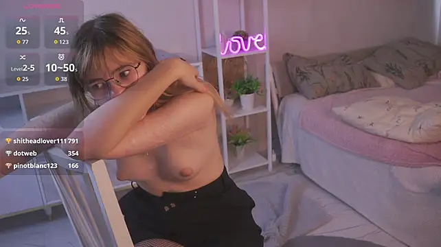 JanitaPhurrough live cam on StripChat