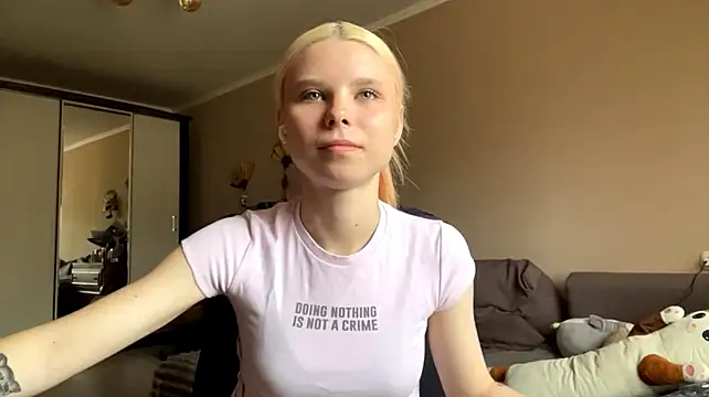 EdwinaDespres live cam on StripChat