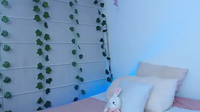 Sarabubbie live cam on StripChat