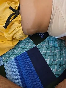 couplegk71 live cam on StripChat
