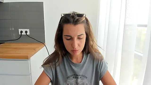 summmmersky1 live cam on StripChat