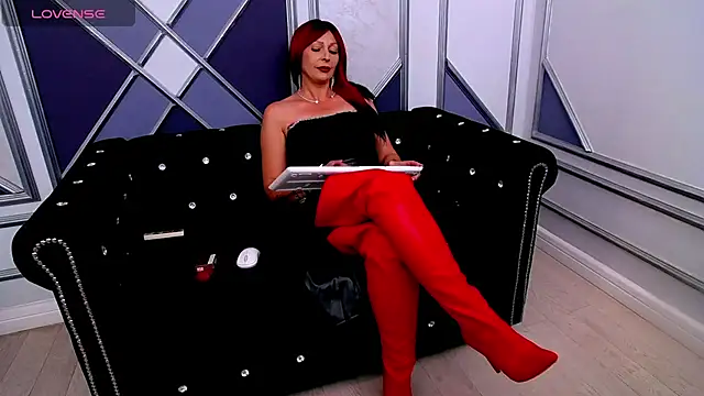 InesSharp live cam on StripChat