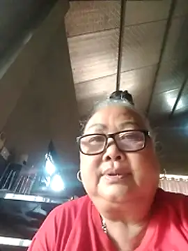YourMomy- live cam on StripChat