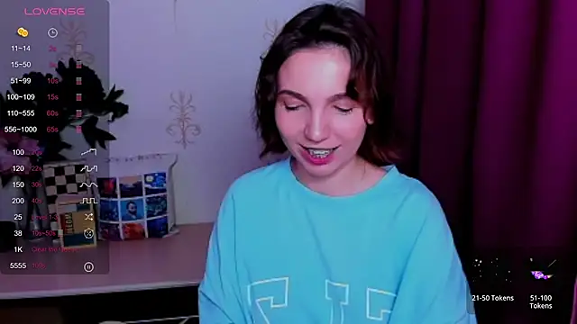 KindHazelHere_ live cam on StripChat