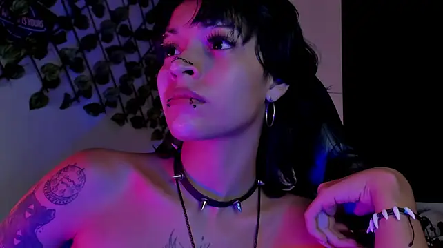 Anny_Kiitty live cam on StripChat