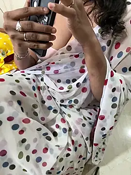 Ammu14399 live cam on StripChat