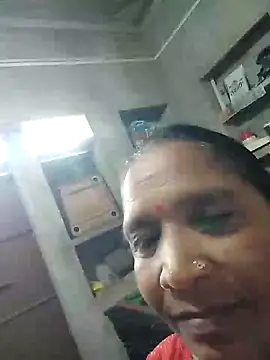 Loomaraj live cam on StripChat