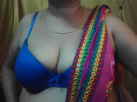 lovesweety26 live cam on StripChat