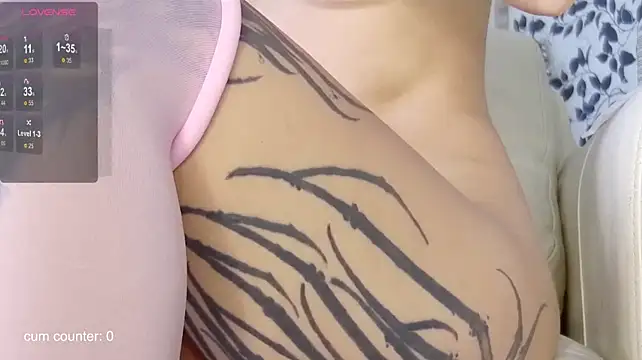 laurainlove (F young) - show feet