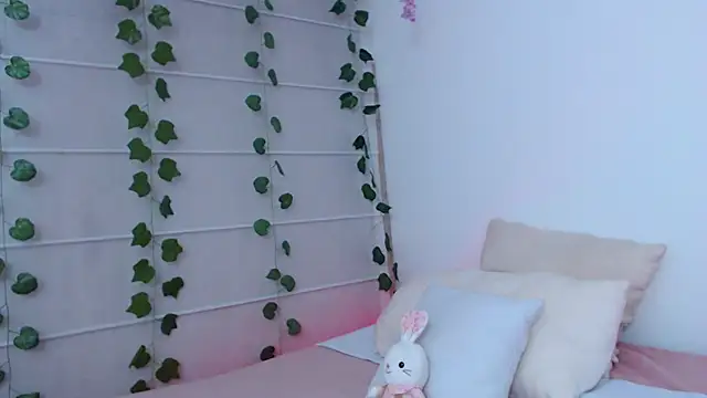 Sarabubbie live cam on StripChat