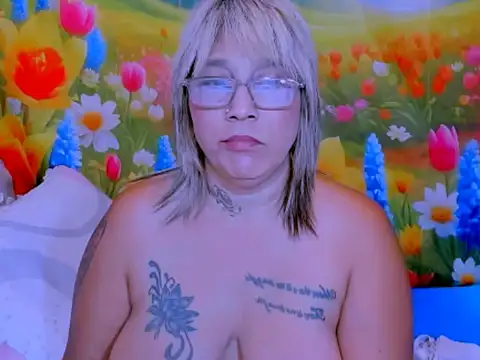 indianroxy live cam on StripChat