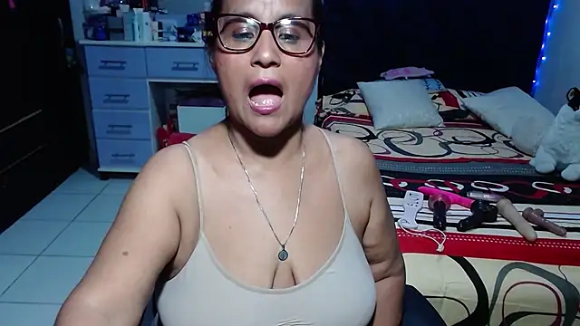 pervert_mommy_ live cam on StripChat