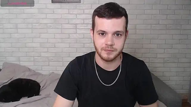 Alexxx_horny live cam on StripChat