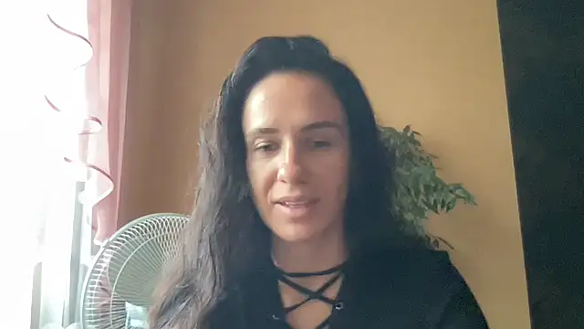 Omelvia live cam on StripChat